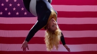 Rebel Wilsons 'Pitch Perfect 3'-outfit: Het schandaal rondom de controversiële kledingkeuze