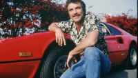 Hoe blijft Tom Selleck (77) - die detective uit 'Magnum' - toch zo fit en jong?