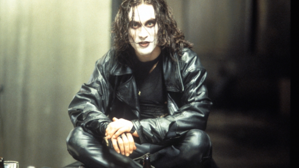 Fans vergelijken Bill Skarsgård in 'The Crow' nu al met de Joker uit 'Suicide Squad'