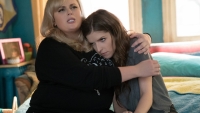 Rebel Wilson haalt keihard uit naar haar eigen film 'The Brothers Grimsby'