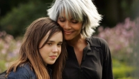 Bungelende poster 'Never Let Go': Halle Berry kan geen kant op